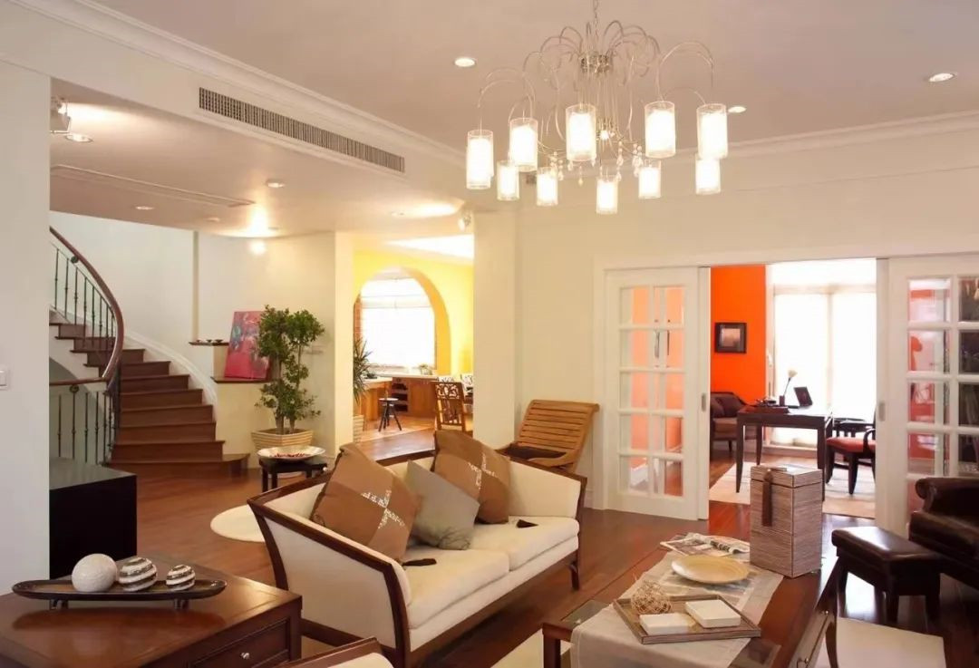 在設(shè)計(jì)師的工作中，客戶都有一定的知識(shí)水平