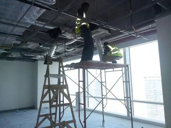 在設(shè)計(jì)師的工作中，客戶都有一定的知識水平