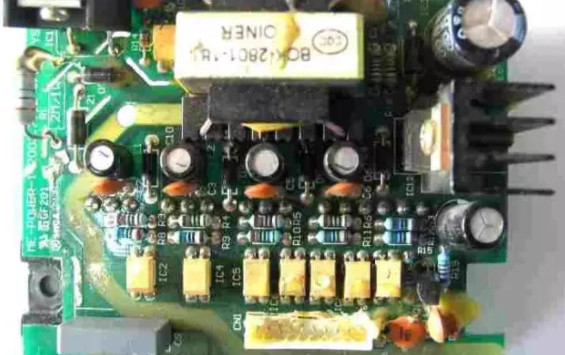 在設(shè)計(jì)師的工作中，客戶都有一定的知識(shí)水平