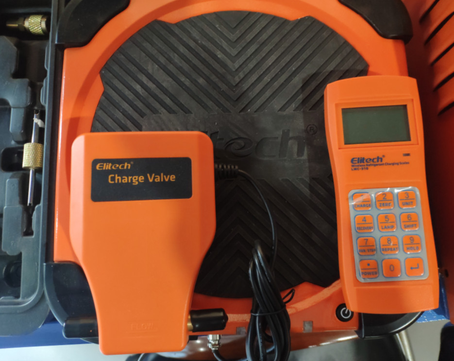 在設計師的工作中，客戶都有一定的知識水平